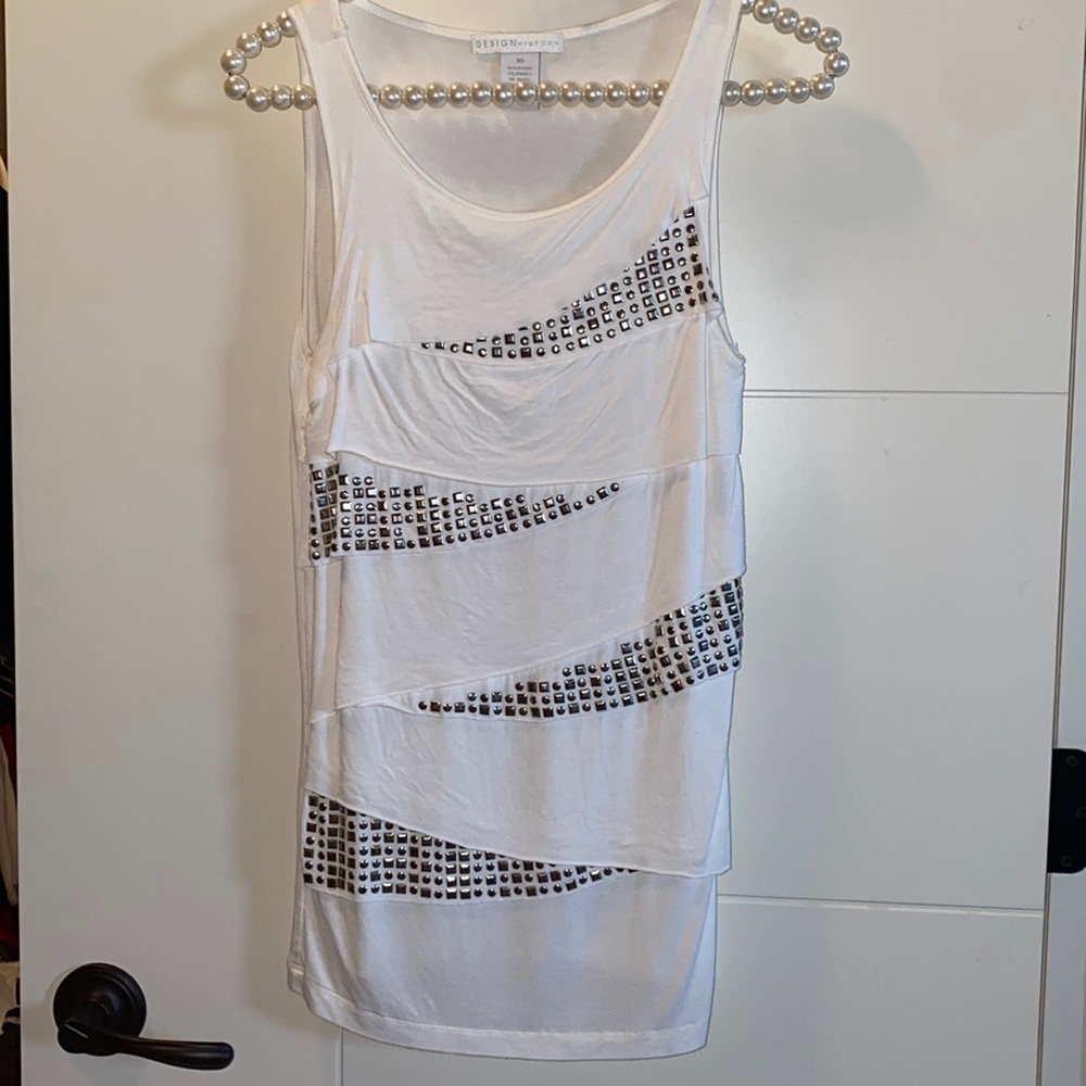White tunic with silver stud